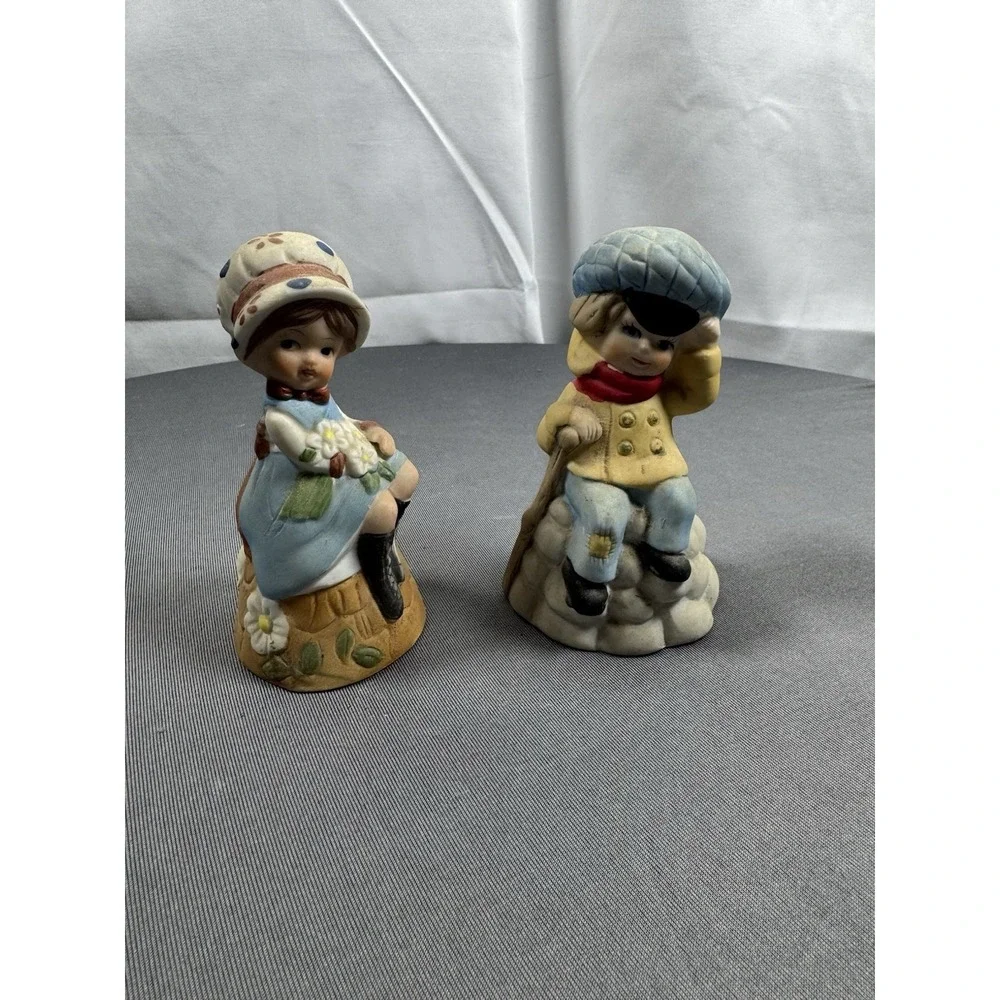Vtg Jasco Merri Bells Pair Of 2‎ Mountain Boy & Girl With Kitten Delightful